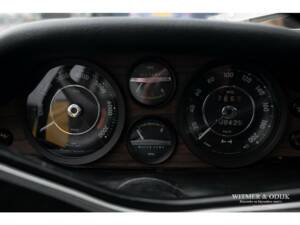 Image 39/50 of Volvo 1800 ES (1972)