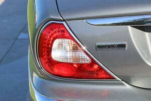 Image 13/50 of Jaguar XJ 8 4.2 (2004)