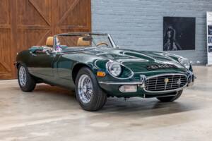 Image 1/34 of Jaguar E-Type V12 (1972)