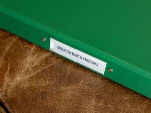 Image 73/75 of Aston Martin V12 Vanquish S (2007)