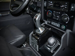 Bild 19/36 von Land Rover Defender 90 Works V8 &quot;70th Edition&quot; (2015)