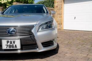 Immagine 17/50 di Lexus LS 600h L (2013)