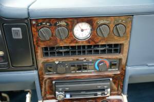 Bild 37/50 von Aston Martin V8 Zagato Vantage Volante (1990)