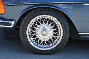 Bild 20/50 von Mercedes-Benz 280 CE (1983)