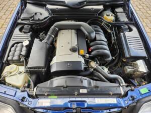Image 12/16 of Mercedes-Benz SL 320 (1995)