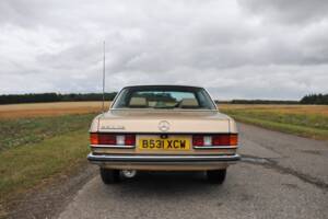 Image 10/33 of Mercedes-Benz 230 CE (1985)