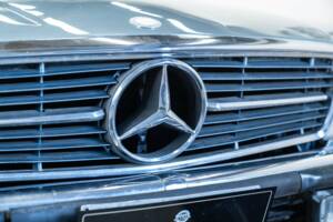 Immagine 11/41 di Mercedes-Benz 450 SLC (1972)