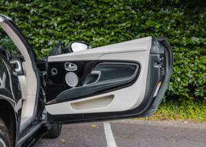 Image 10/39 of Aston Martin DB 11 Volante (2018)