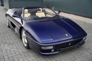 Image 42/50 de Ferrari F 355 Spider (1998)