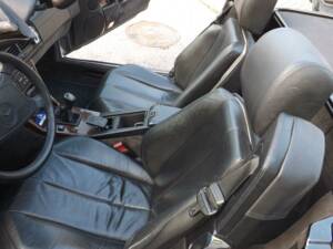 Image 16/50 de Mercedes-Benz SL 280 (1995)