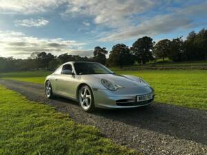Image 2/54 de Porsche 911 Carrera (2003)