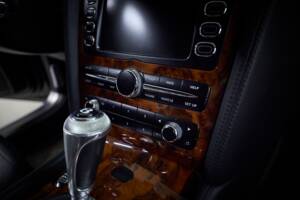 Image 61/100 of Bentley Continental Flying Spur (2008)