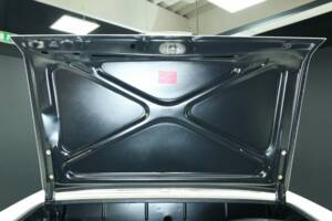 Image 32/50 of Mercedes-Benz 230 SL (1965)