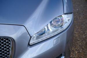 Bild 33/50 von Jaguar XJ 5.0 (2010)