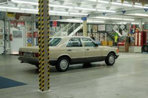 Bild 49/50 von Mercedes-Benz 280 SE (1984)