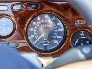 Afbeelding 8/40 van Aston Martin V8 Vantage Volante X-Pack (1989)