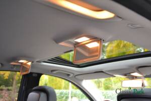 Image 35/50 of Mercedes-Benz S 500 (2006)