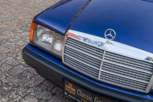 Imagen 5/48 de Mercedes-Benz 190 E 2.3 (1992)