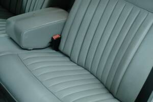 Bild 33/50 von Mercedes-Benz 300 SEL (1986)