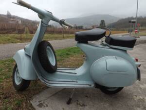 Image 7/50 de Piaggio Vespa 125 (1961)