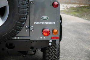 Bild 13/50 von Land Rover Defender 90 (2015)