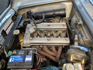 Image 11/39 of Alfa Romeo Giulia GT 1300 Junior (1970)