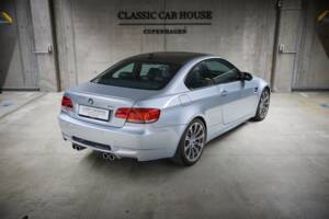 Image 18/100 of BMW M3 (2006)