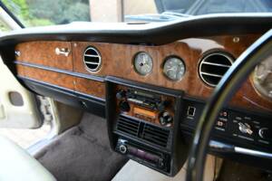 Image 36/50 of Rolls-Royce Silver Shadow II (1977)