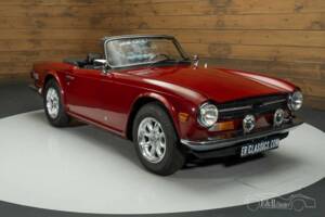 Image 17/19 of Triumph TR 6 (1974)