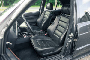 Bild 34/53 von Mercedes-Benz 190 E 2.5-16 (1991)