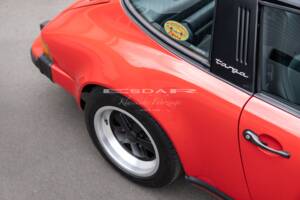 Bild 13/31 von Porsche 911 Carrera 3.2 (1988)