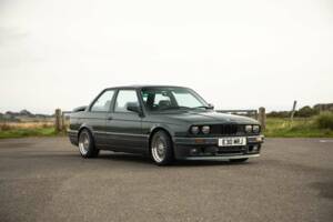Image 50/50 of BMW 325i (1990)