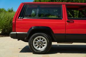 Image 27/50 de Jeep Cherokee 2.8L V6 (1985)