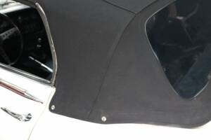 Image 41/49 de Jaguar Type E V12 (1974)