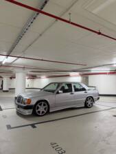 Immagine 11/49 di Mercedes-Benz 190 E (1990)