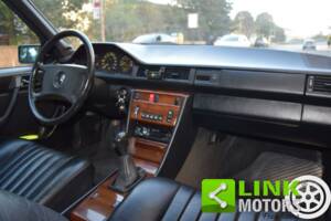 Bild 6/10 von Mercedes-Benz 200 (1986)