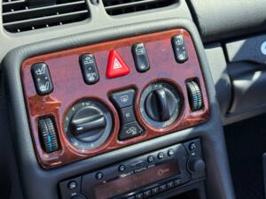 Immagine 12/19 di Mercedes-Benz CLK 230 Kompressor (1999)