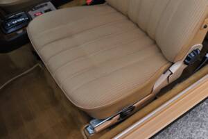 Image 20/33 of Mercedes-Benz 230 CE (1985)