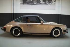 Immagine 4/50 di Porsche 911 SC 3.0 (1982)
