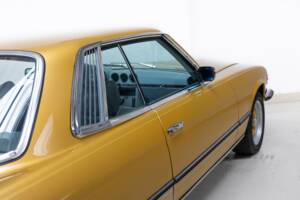 Image 26/32 of Mercedes-Benz 350 SLC (1971)