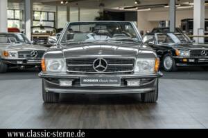 Immagine 7/15 di Mercedes-Benz 560 SL (1987)