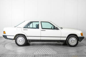 Image 10/50 de Mercedes-Benz 190 D (1985)