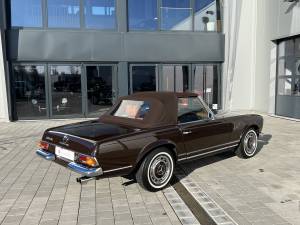Image 14/19 of Mercedes-Benz 280 SL (1971)