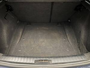 Image 16/18 of BMW 118i (2008)