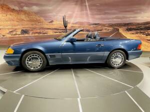 Image 9/36 of Mercedes-Benz 500 SL (1992)