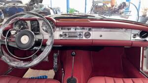 Image 16/24 of Mercedes-Benz 280 SL (1968)