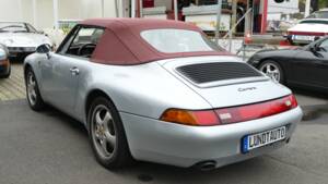 Image 4/23 of Porsche 911 Carrera 2 (1994)