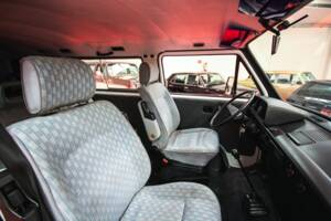Bild 9/18 von Volkswagen T3 Kombi 1.9 (1989)
