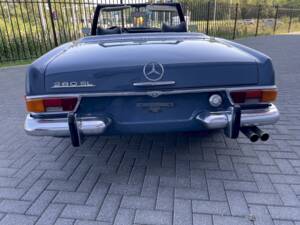 Image 10/36 de Mercedes-Benz 280 SL (1971)