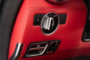 Imagen 40/56 de Mercedes-Benz SLS AMG (2011)